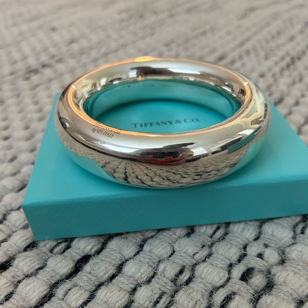 Tiffany and Co silver donut bangle bracelet BRAND NEW